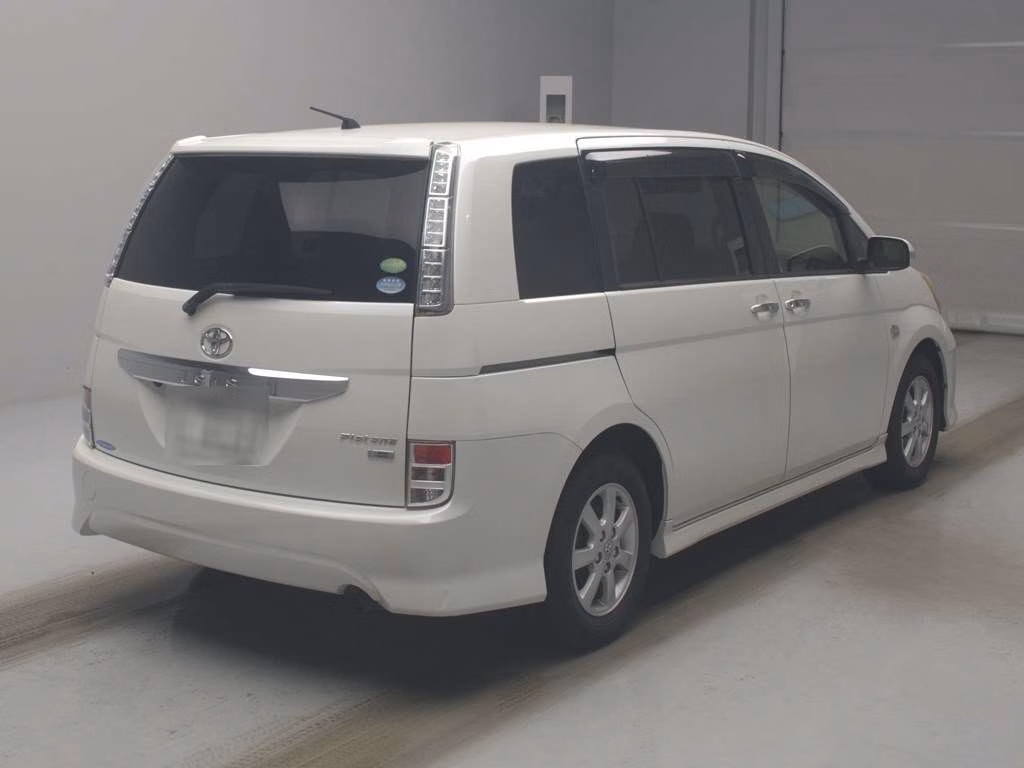 TOYOTA ISIS