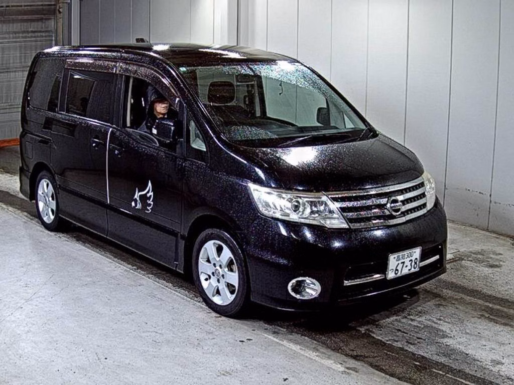 NISSAN SERENA