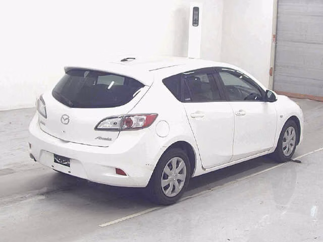 MAZDA AXELA
