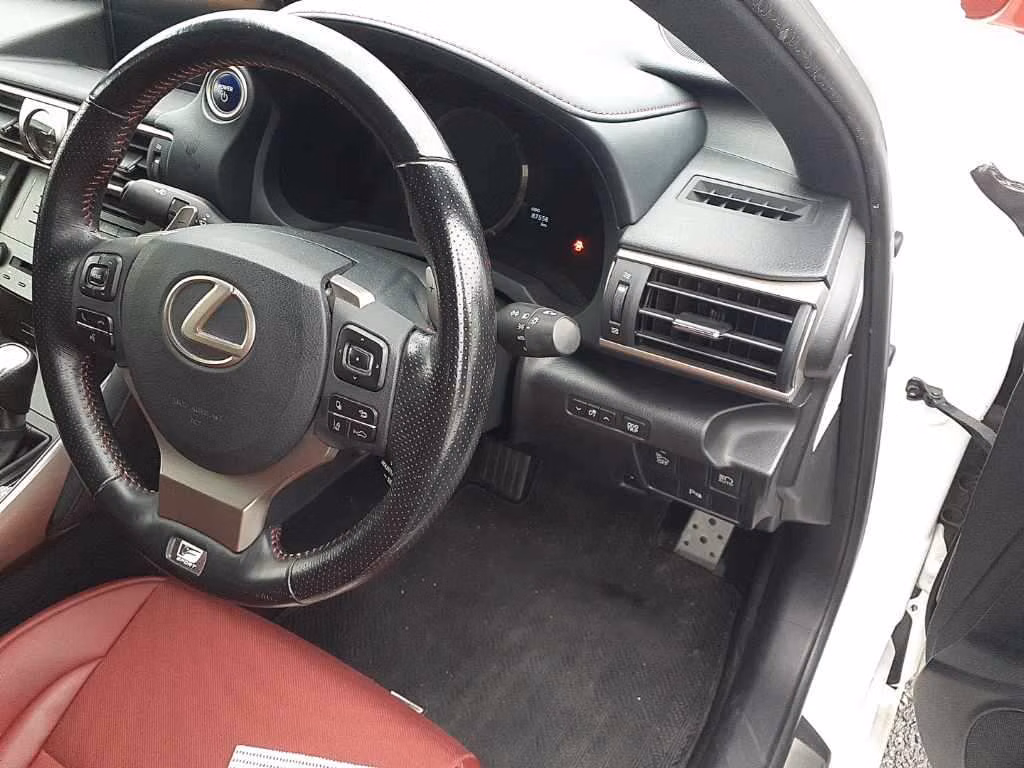 Lexus IS300h