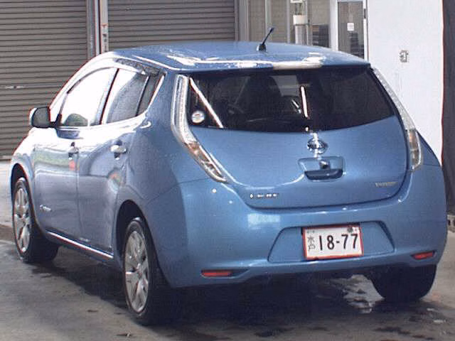 NISSAN LEAF