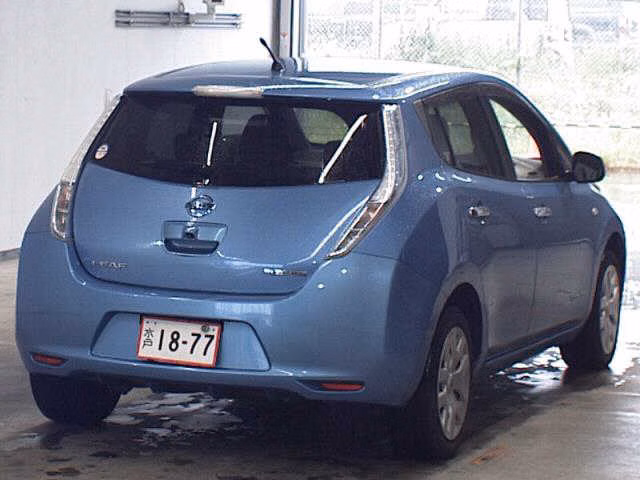 NISSAN LEAF