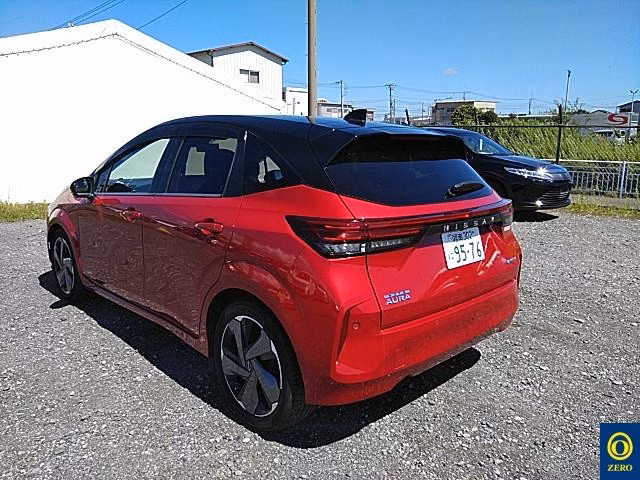 Nissan Aura