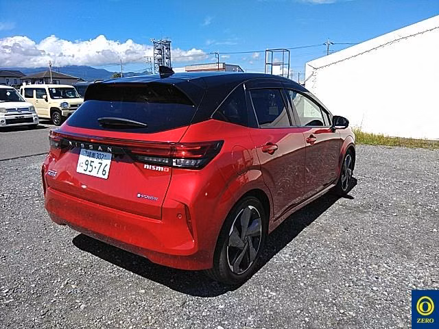 Nissan Aura