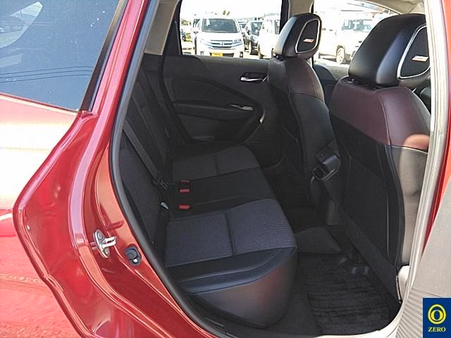 Nissan Aura