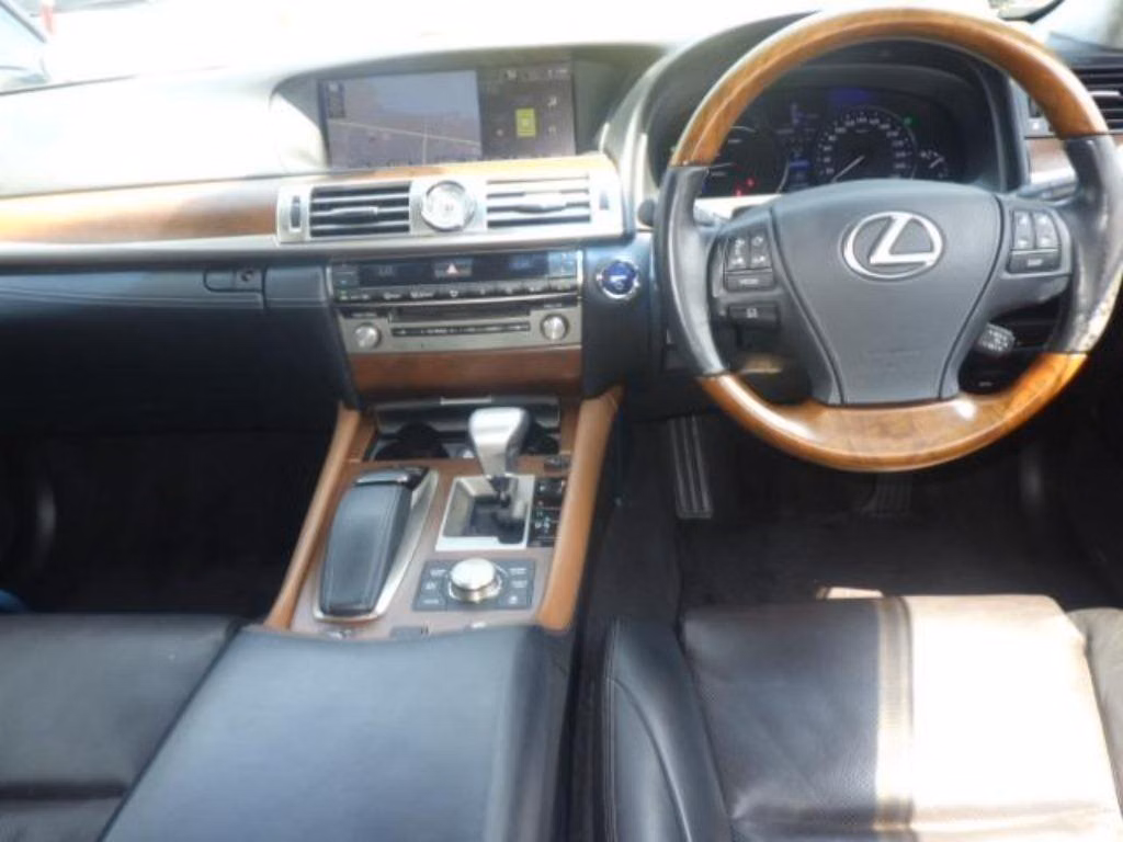 Lexus LS600h