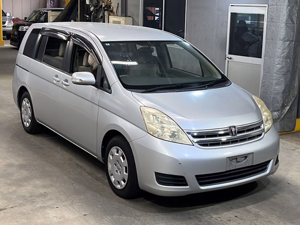 TOYOTA ISIS