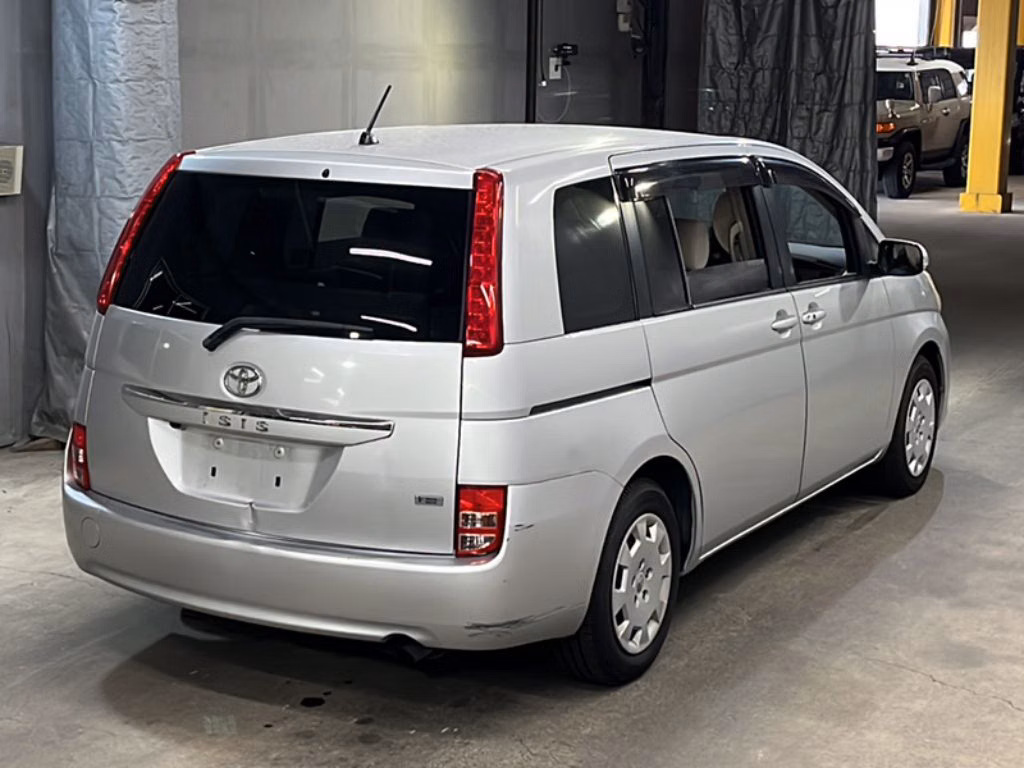 TOYOTA ISIS