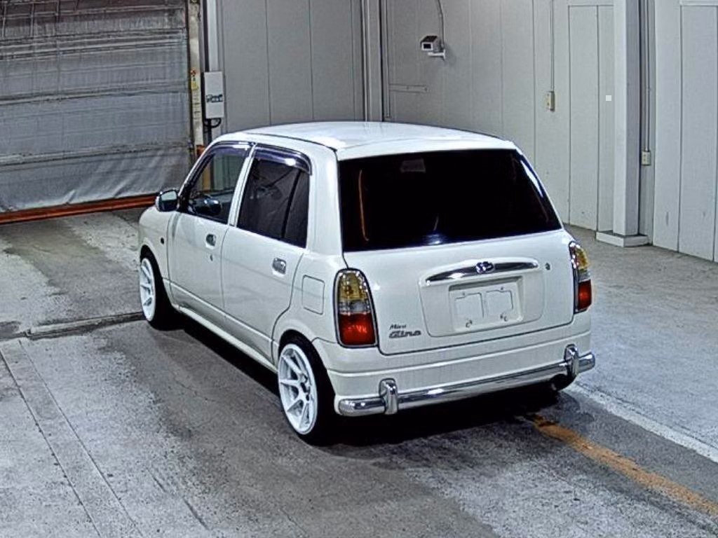 Daihatsu Mira Gino