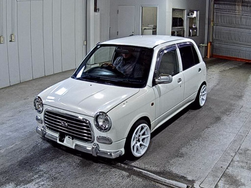 Daihatsu Mira Gino