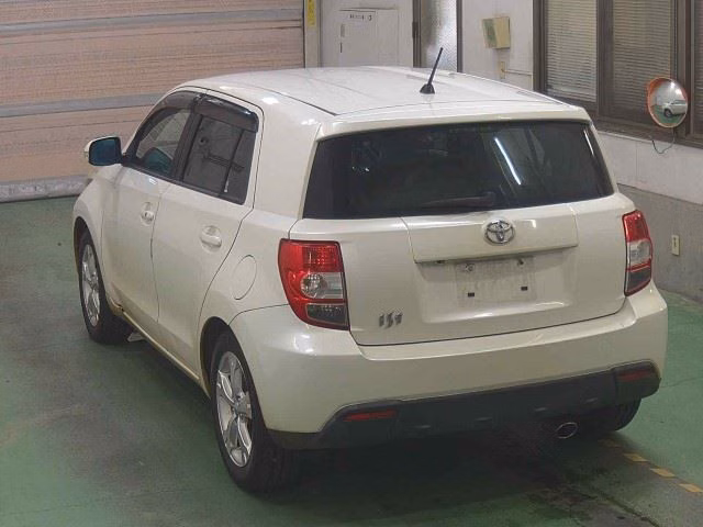 TOYOTA IST