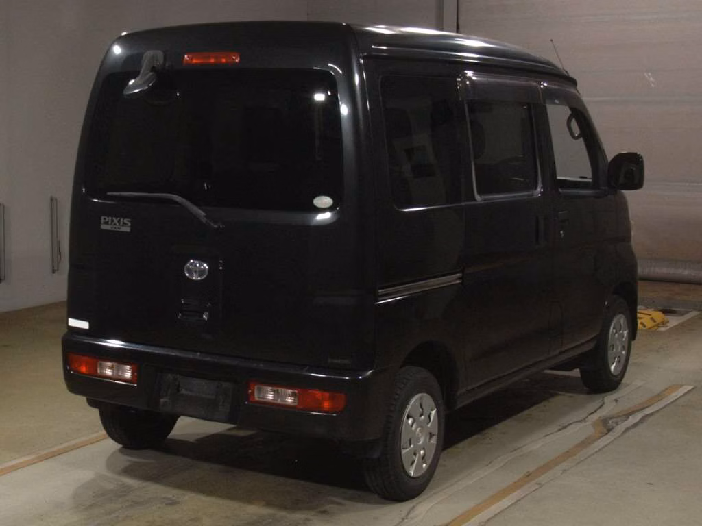 TOYOTA PIXIS VAN