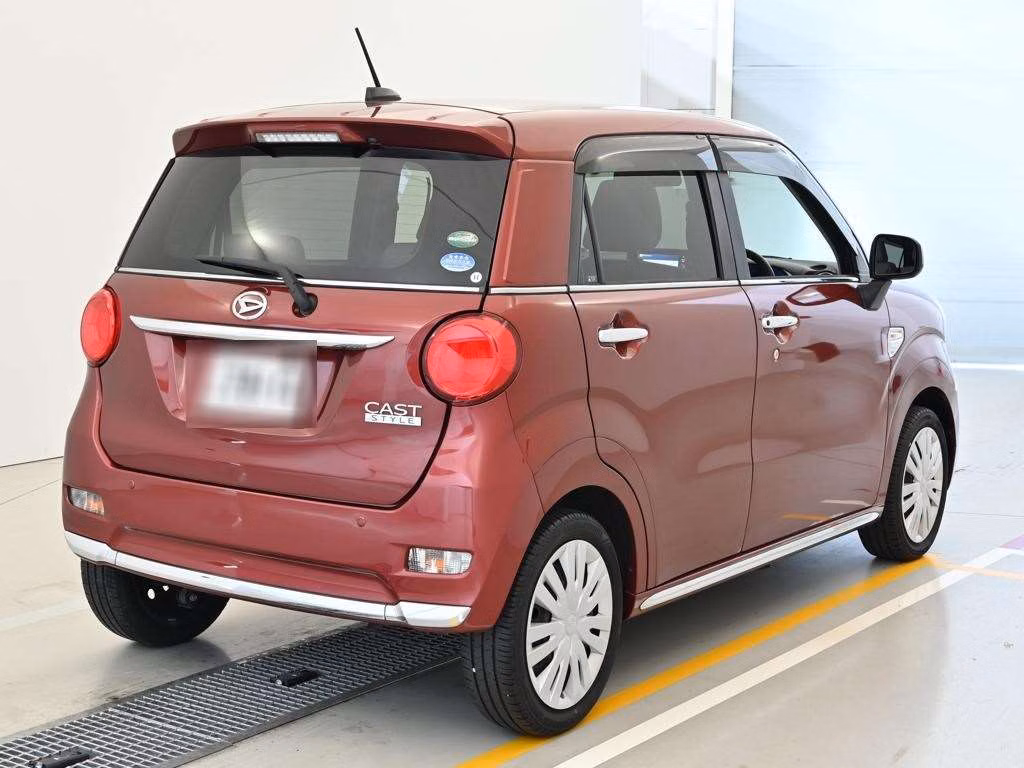 DAIHATSU CAST