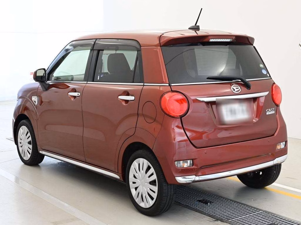 DAIHATSU CAST