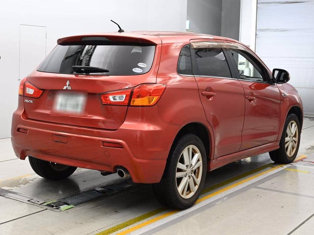 MITSUBISHI RVR