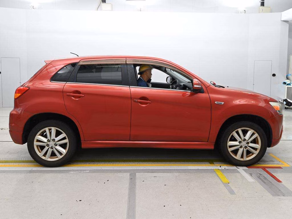 MITSUBISHI RVR