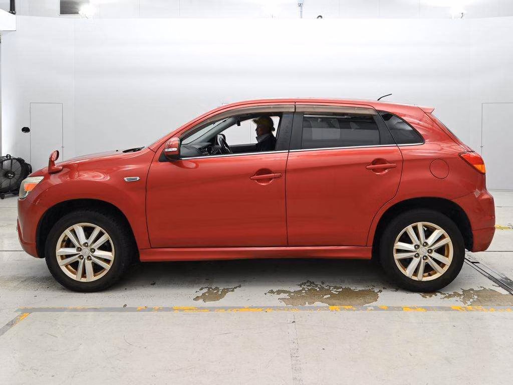 MITSUBISHI RVR
