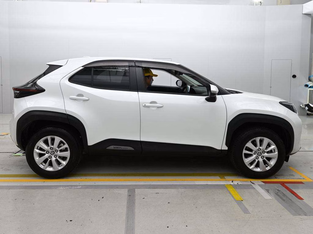 TOYOTA YARIS CROSS