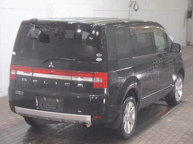 Mitsubishi Delica D:5