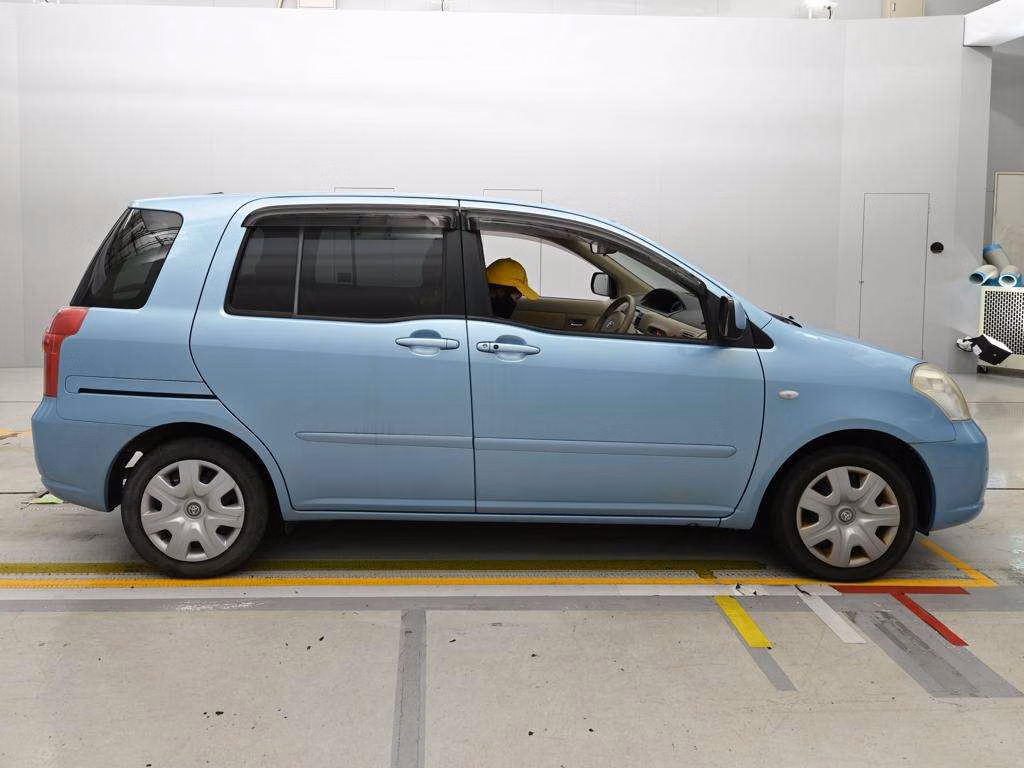 TOYOTA RAUM