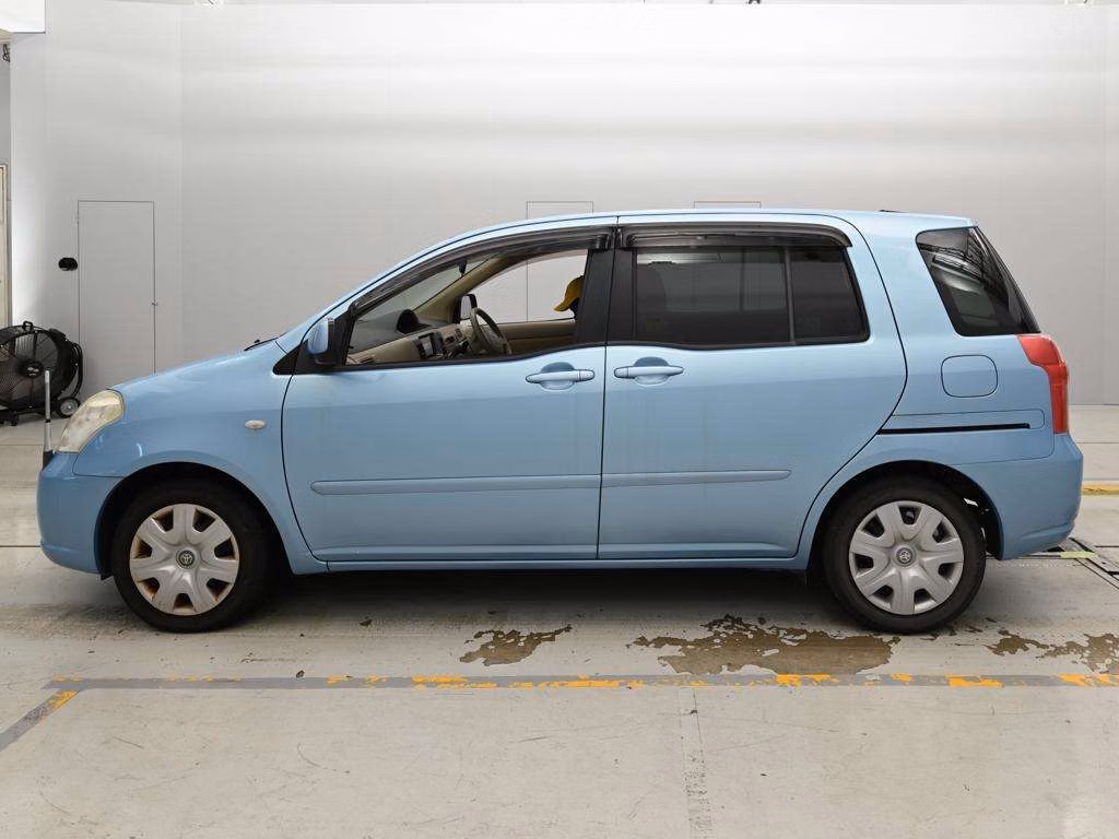 TOYOTA RAUM