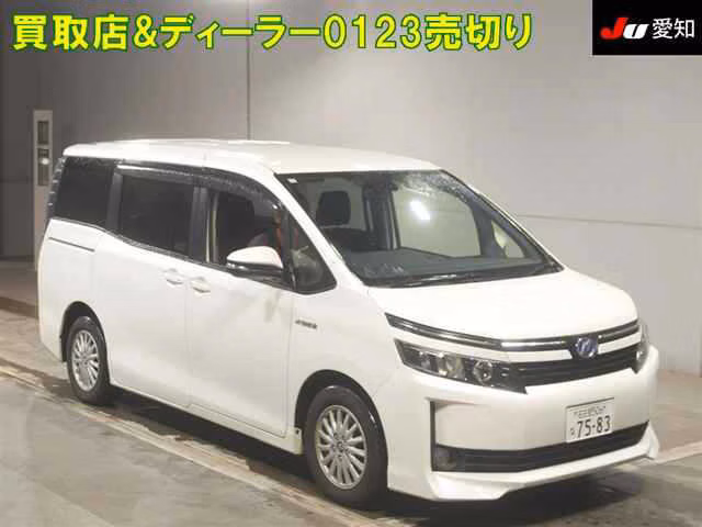 TOYOTA VOXY
