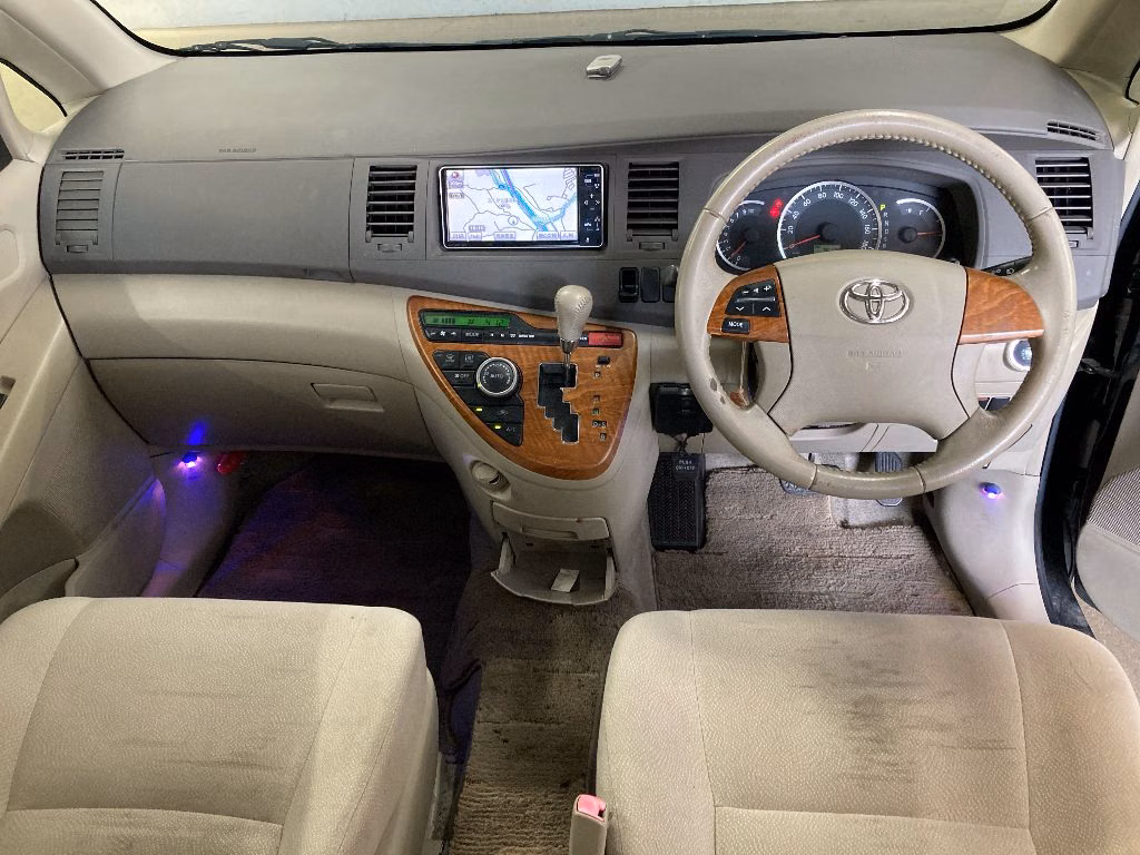 TOYOTA ISIS