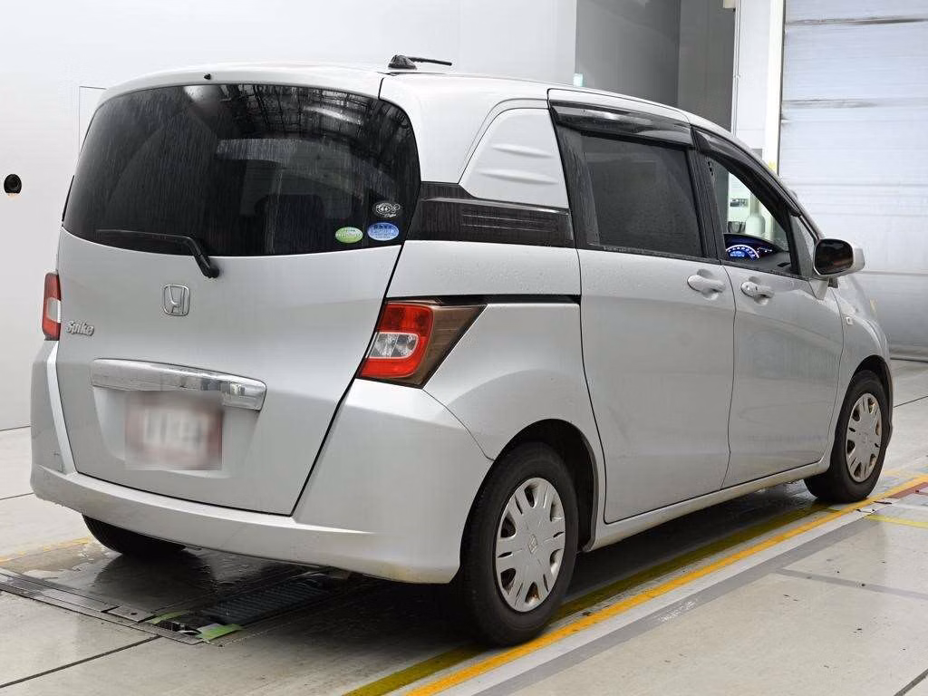 HONDA FREED SPIKE