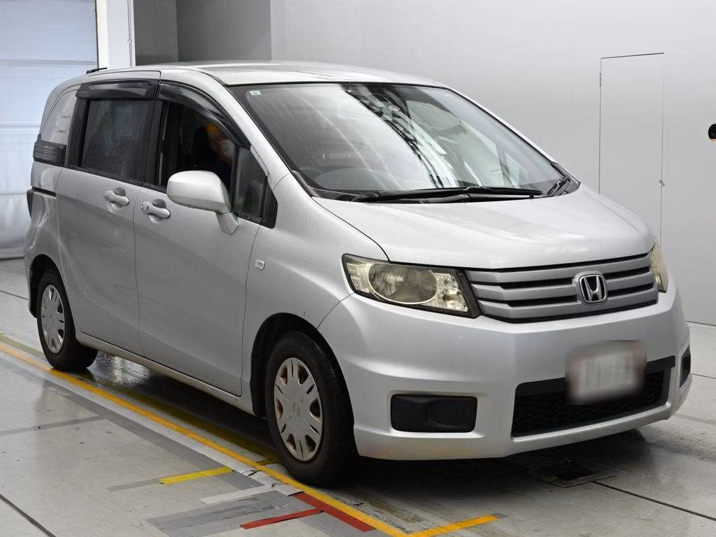 HONDA FREED SPIKE
