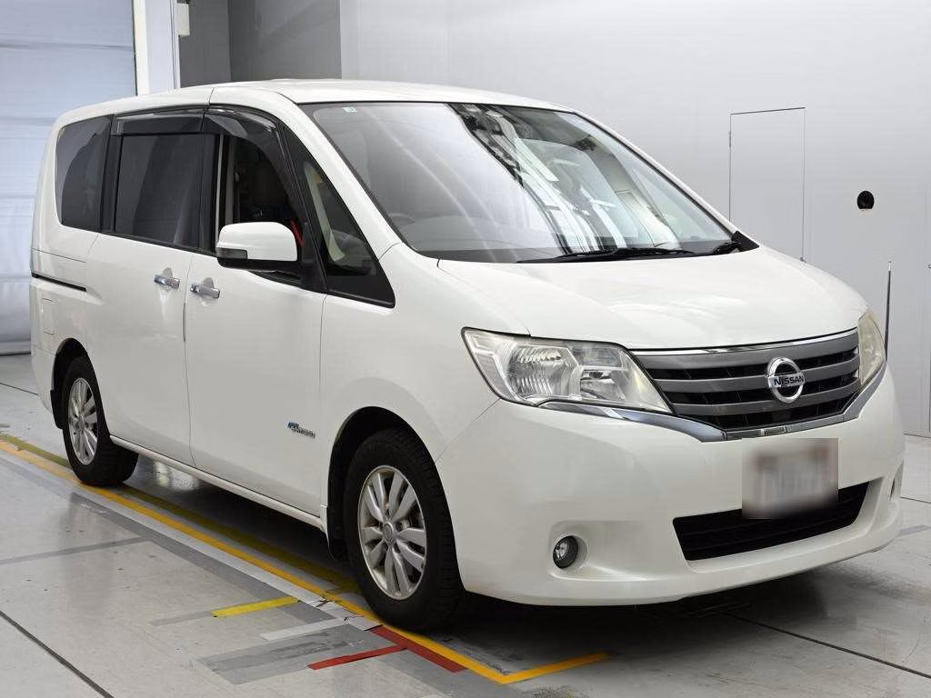NISSAN SERENA