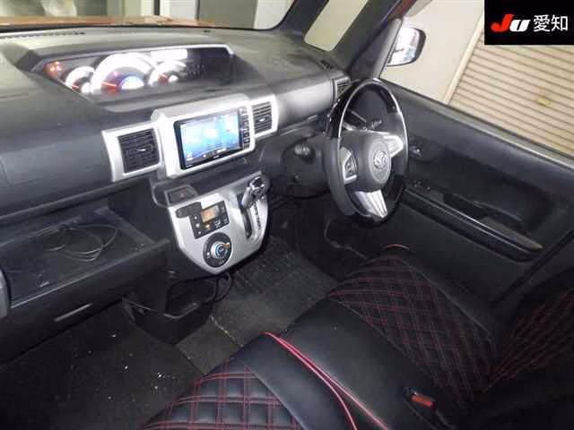 DAIHATSU WAKE