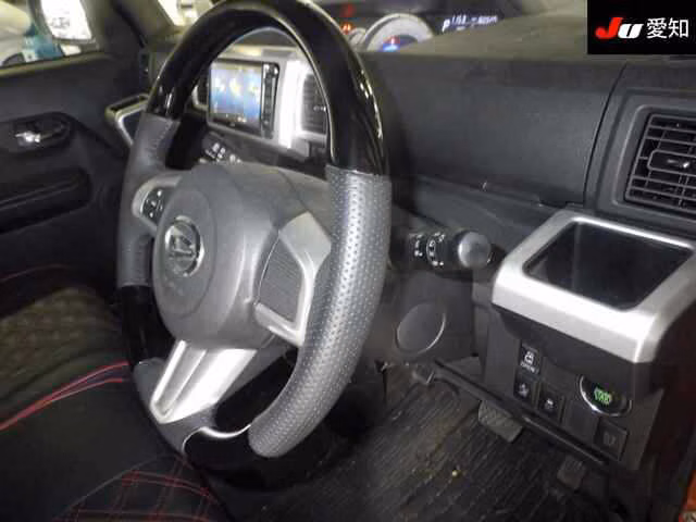 DAIHATSU WAKE