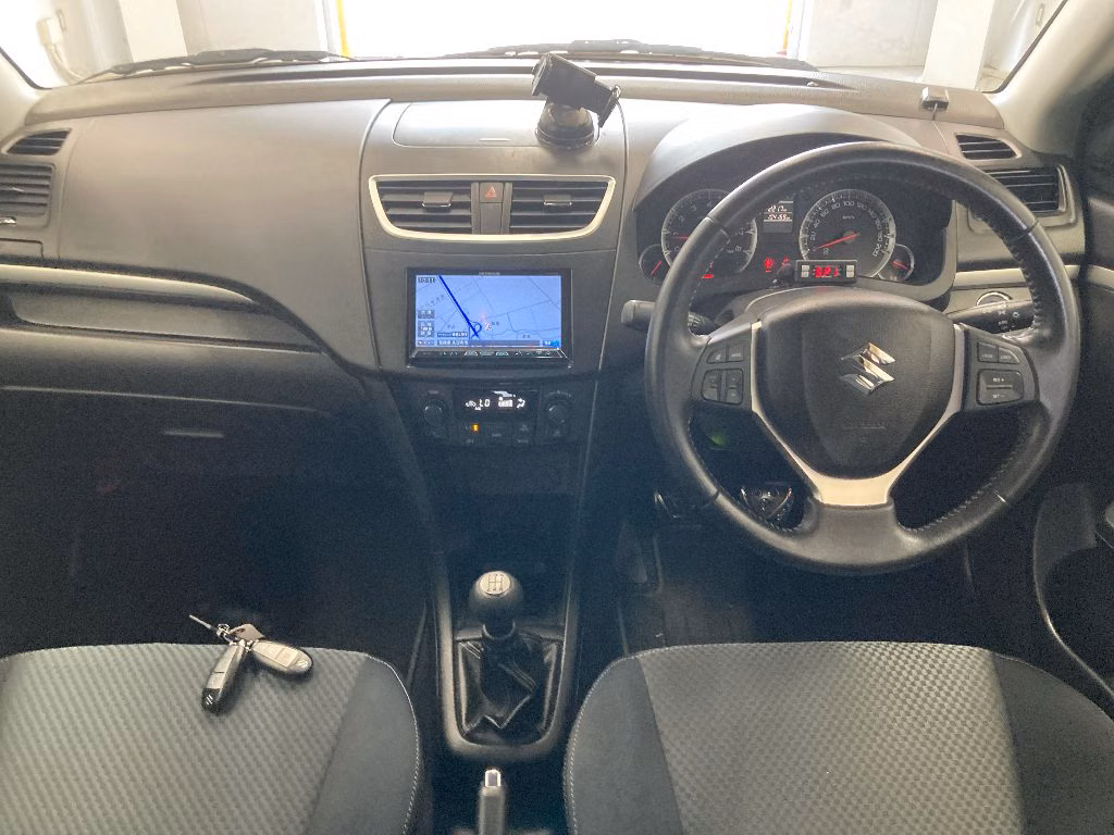 SUZUKI SWIFT