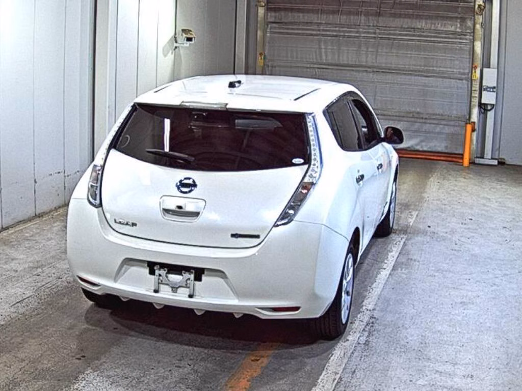 NISSAN LEAF