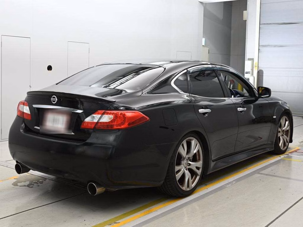 NISSAN FUGA