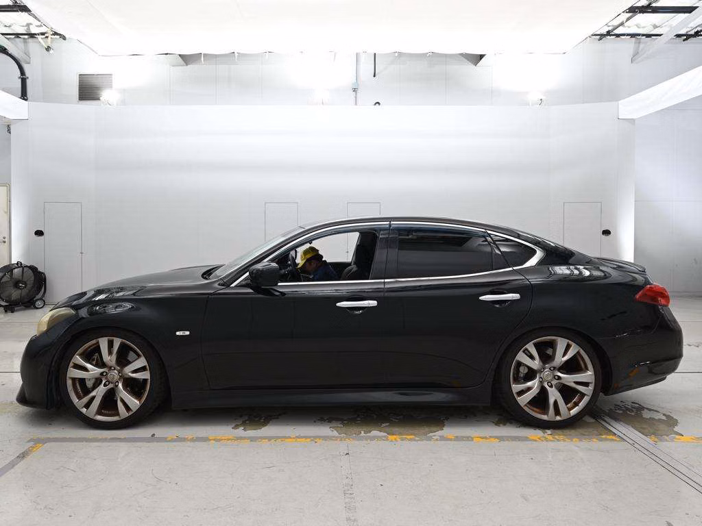 NISSAN FUGA