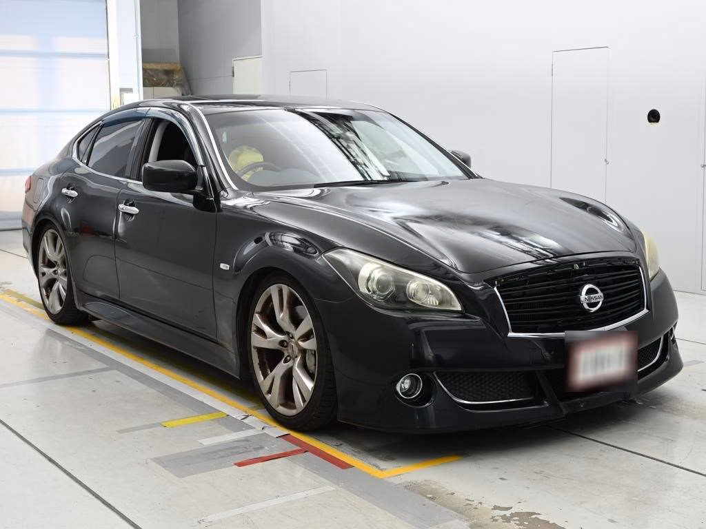 NISSAN FUGA