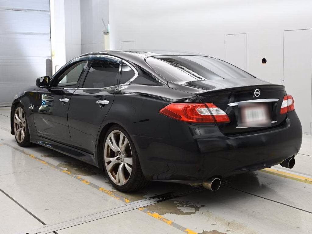 NISSAN FUGA