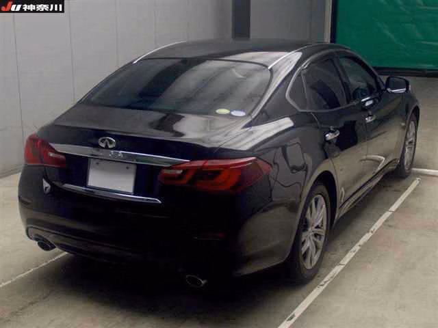 NISSAN FUGA