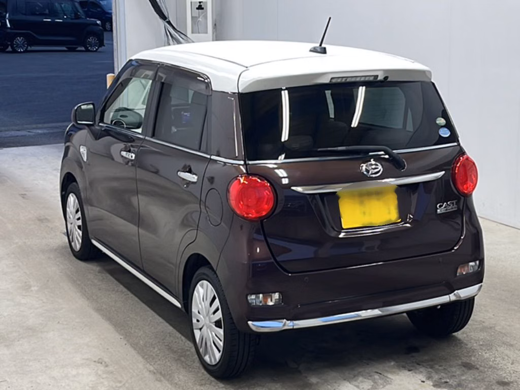 DAIHATSU CAST