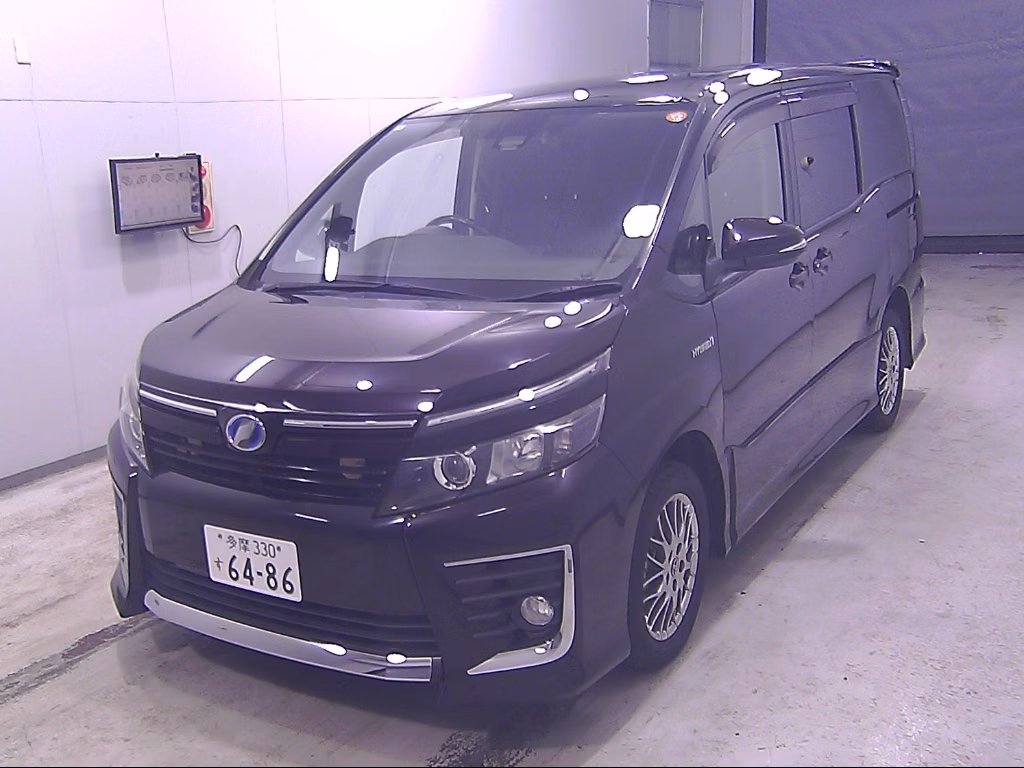TOYOTA VOXY
