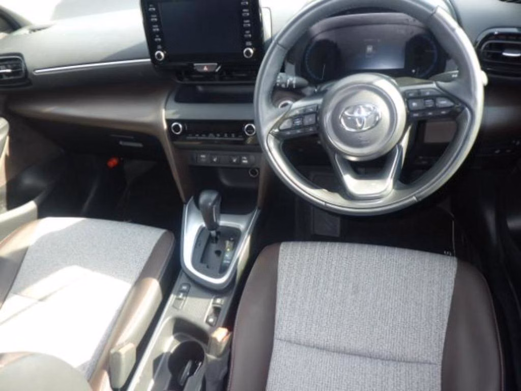 TOYOTA YARIS CROSS