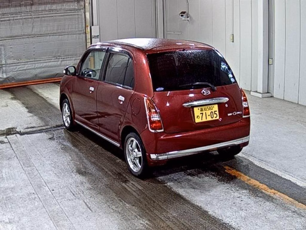 Daihatsu Mira Gino