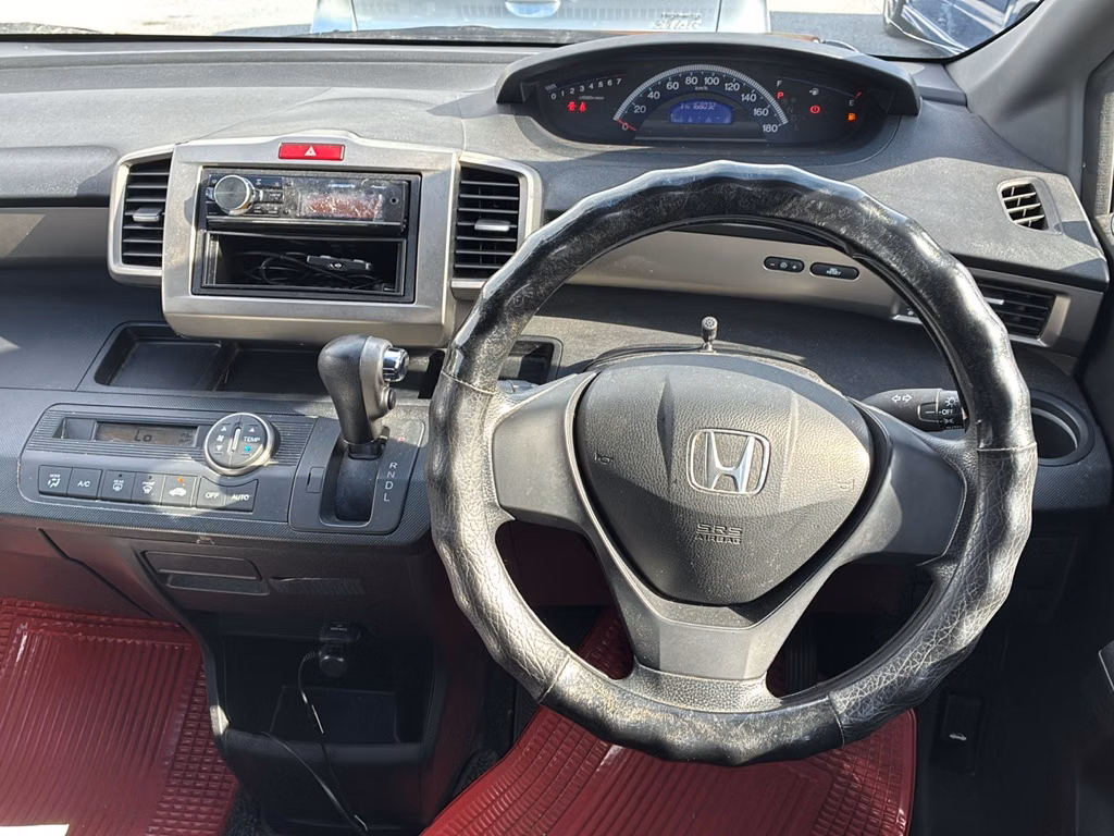HONDA FREED SPIKE