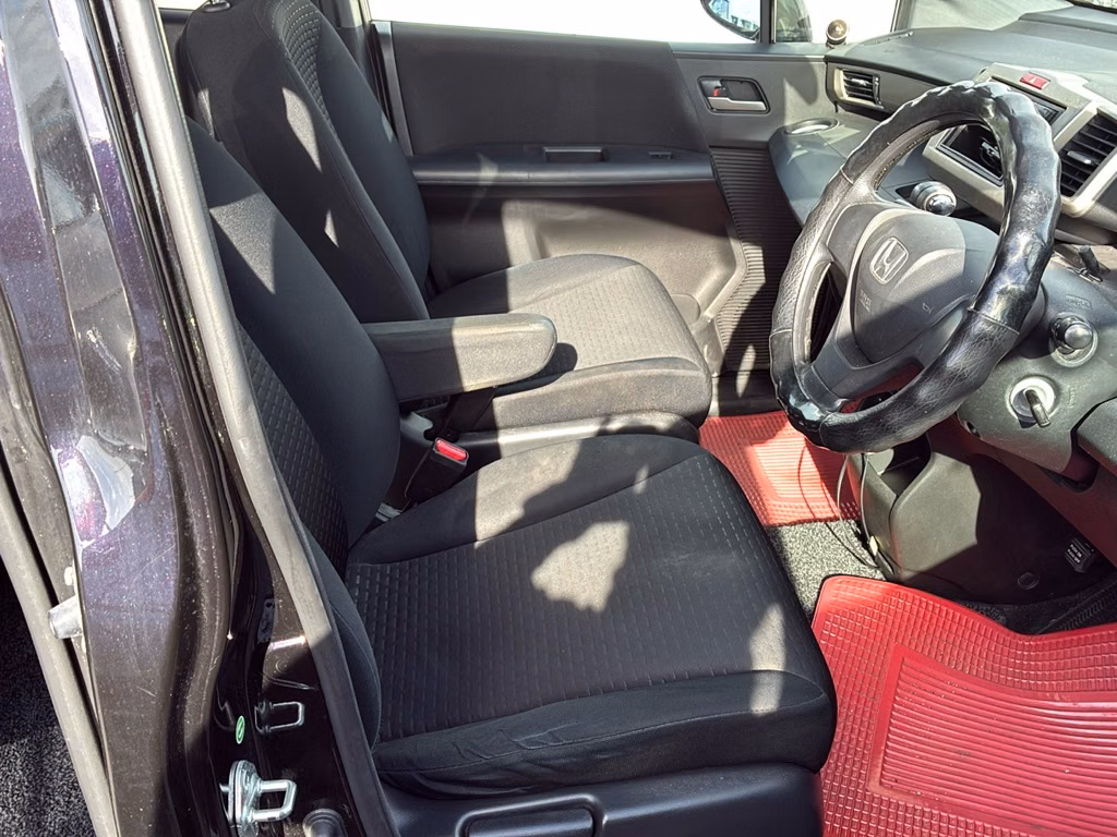 HONDA FREED SPIKE