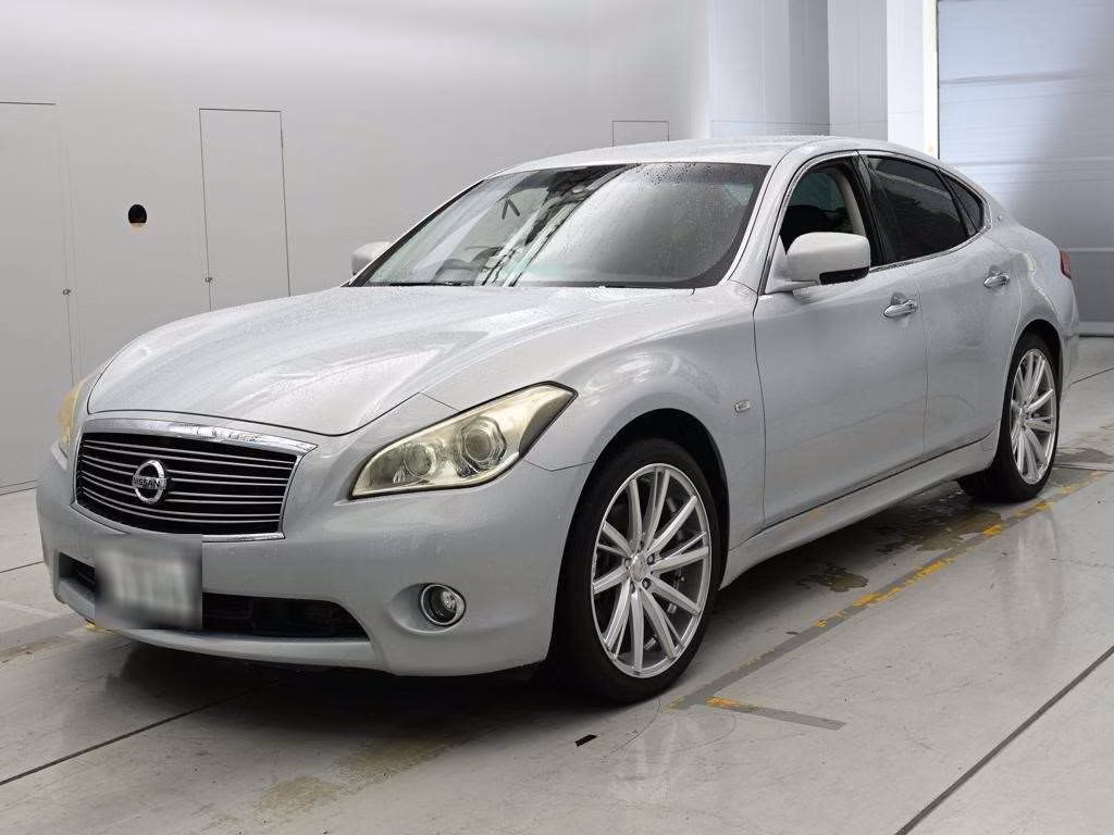 NISSAN FUGA