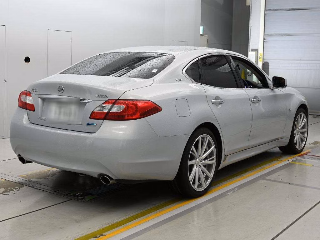 NISSAN FUGA