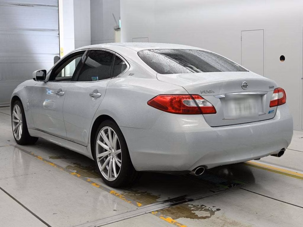 NISSAN FUGA