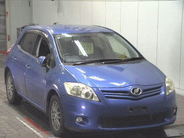 TOYOTA AURIS