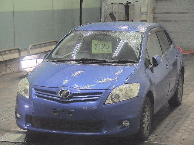 TOYOTA AURIS